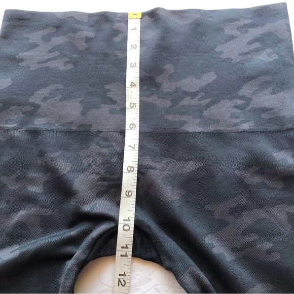 Spanx Olive Green Camouflage Compression Leggings Women’s Size 1X/1TG Acticewear - Picture 9 of 16